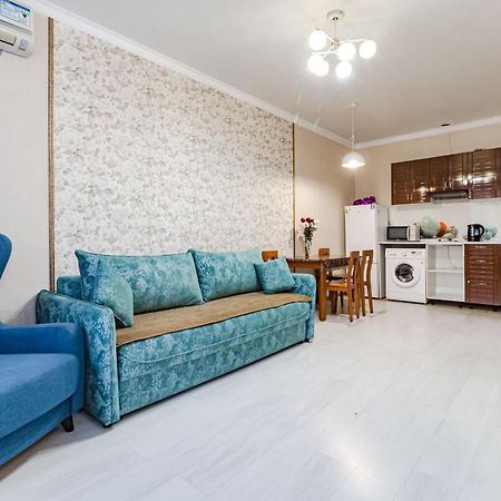 Апартаменты С Видом На Город Pawlodar Exterior foto